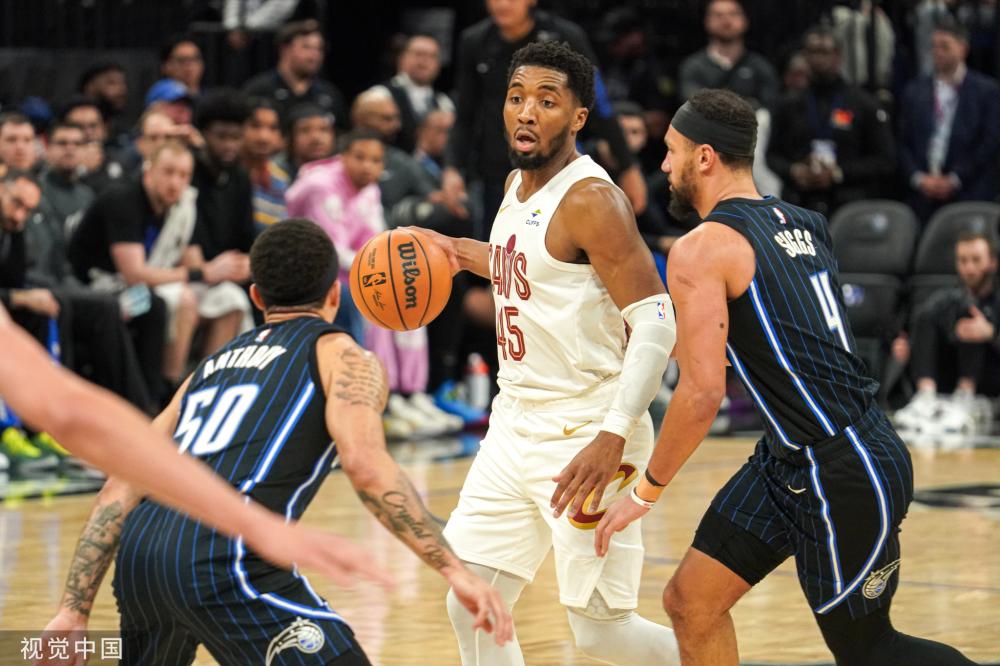 多球员的球 多球员的球